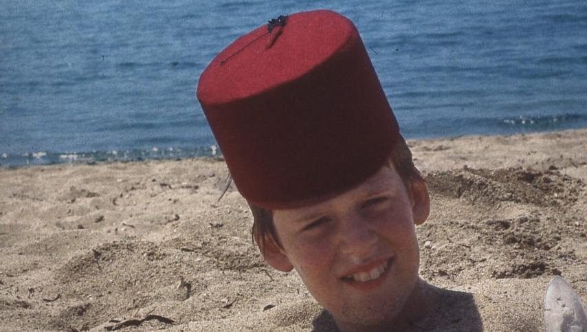 Under trottoaren - Stranden (2024)